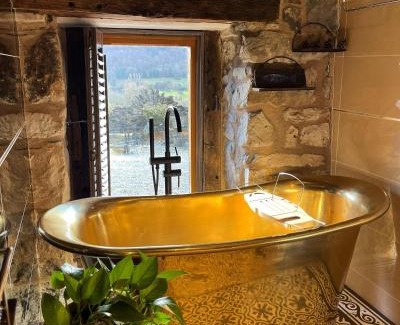 Acrefair Bed & Breakfast | The Cowshed