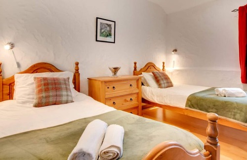 Trefin House | The Cowshed in the beautiful Trefin