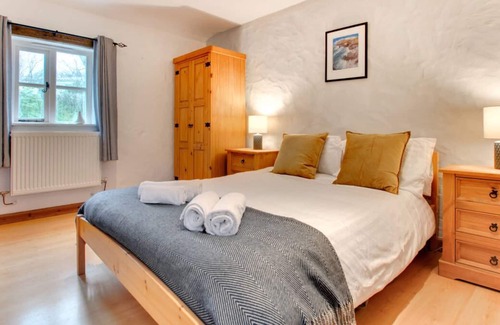 Trefin House | The Cowshed in the beautiful Trefin