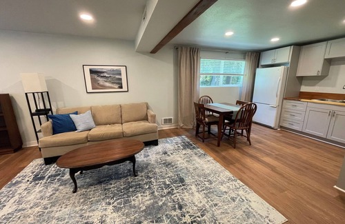 West Hills Apartment | The Cozy Blue