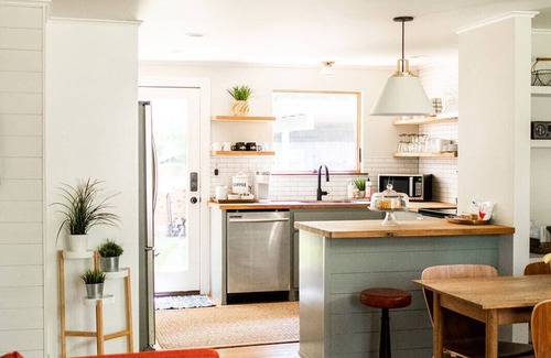 Fredericksburg House | The Cozy Cabernet - short walk to Main St!