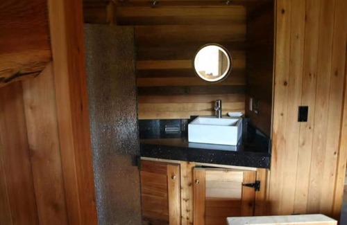 Moricetown House | The Cozy Cabin - L.D.R.