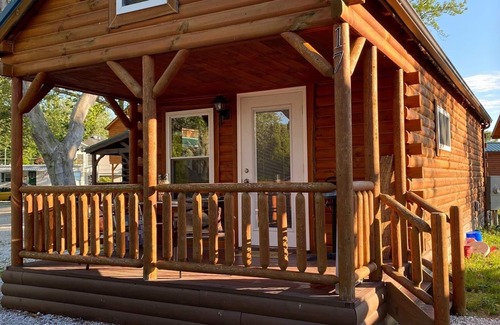 Ashtabula Cabin | The Cozy Cabin near Geneva on the Lake and Wineries!