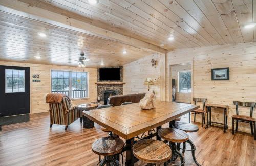 Thompsonville House | The Cozy Cabin