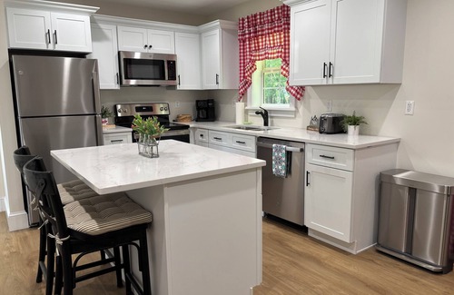 Ferndale Cottage | The Cozy Cardinal: Country Cottage with 2 Bedrooms, 1 Bedroom, Heat and AC