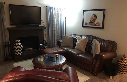 Far North Dallas Condo | The Cozy Corner Where Stress Meets Relaxation. The mini mansion