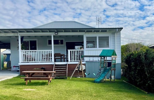 Charlestown House | The Cozy Cottage - Charming Coastal Getaway in Charlestown