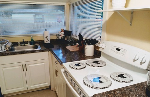 Sanford House | The Cozy Cottage @Downtown Sanford