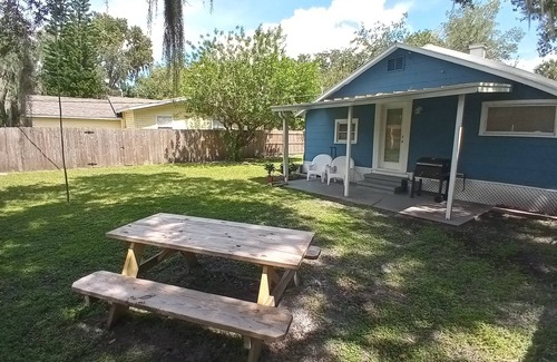 Sanford House | The Cozy Cottage @Downtown Sanford