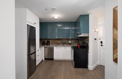 La Cite-Limoilou Apartment | The Cozy Country Den