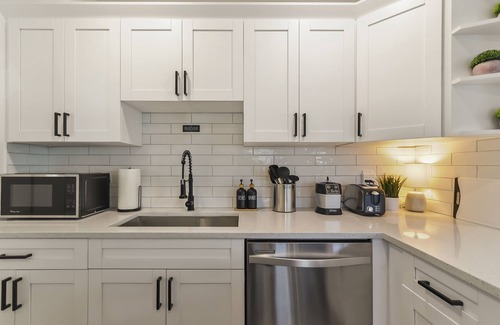 Port Tampa City House | The Cozy Cove - *Chic Westshore Getaway*