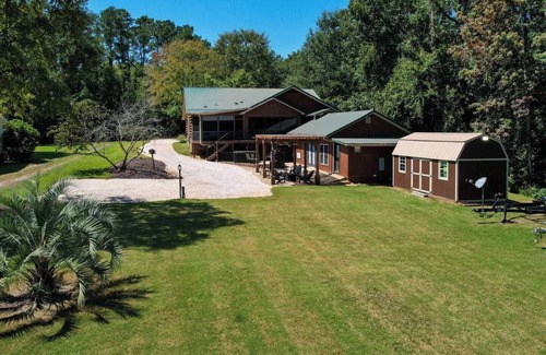 Prosperity House | The Cozy Cove w/Hot Tub