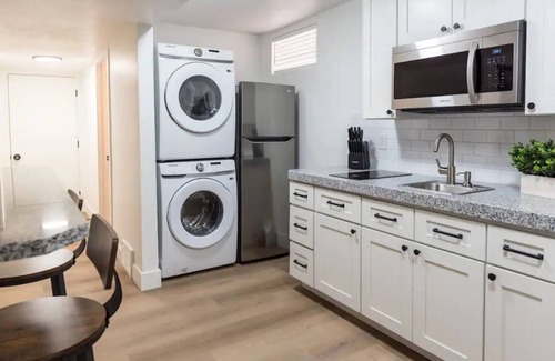 South Salt Lake House | The Cozy Den - Basement Mother in Law