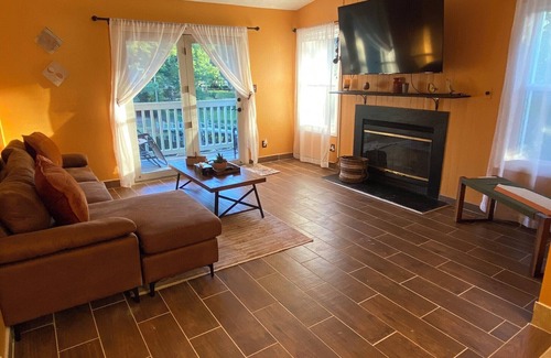 Westover Condo | The Cozy Family Retreat, Fayetteville, Fort Liberty, Airborne Paratroopers