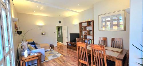 Streatham Hill House | The Cozy Lambeth