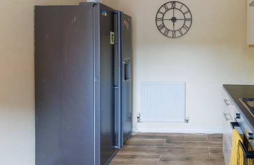 Thamesmead House | The Cozy Nook 3 Bedroom House & Free parking
