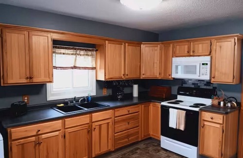 Batavia Apartment | The Cozy Nook! Charming 1-bedroom apartment in Batavia with WiFi, AC
