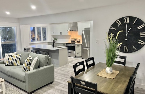 Sudbury House | The Cozy One on Lake Nepahwin