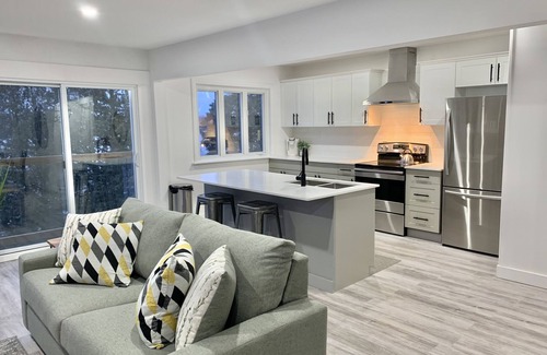 Sudbury House | The Cozy One on Lake Nepahwin
