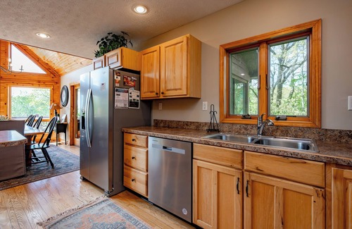 Paradise Point House | The Cozy Perch: Lake Access, Dogs Welcome, Hot Tub, Fire Pit!