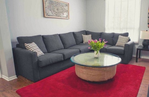 Leamington Apartment | The CoZy Place · Ultimate Relaxation!