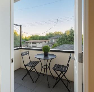 Renfrew-Collingwood House | The Cozy Quad In the Heart of Vancouver