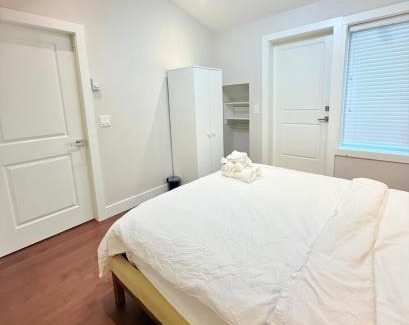 Renfrew-Collingwood House | The Cozy Quad In the Heart of Vancouver