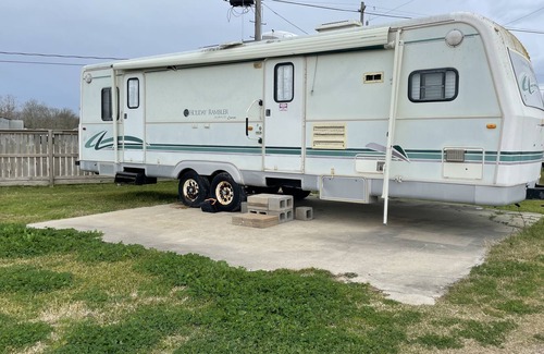 San Leon House | The Cozy Quarters on Galveston Bay at Eagle Point