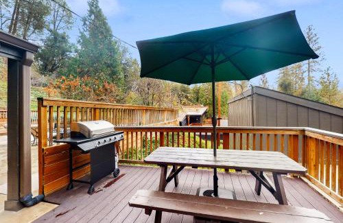 Yosemite Forks House | The Cozy Sunset Chalet