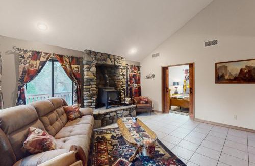 Yosemite Forks House | The Cozy Sunset Chalet
