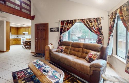Yosemite Forks House | The Cozy Sunset Chalet