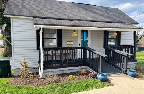 Bristol Cottage | The Cozy Teal Door Cottage