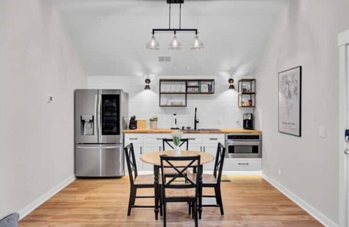 Goose Creek House | The Cozy Violet Villa w/no cleaning fee