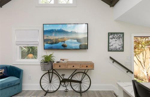 Dilworth House | The Cozy Yellow Cottage in Dilworth