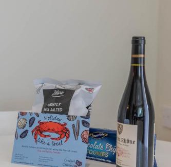 Overstrand House | The Crabpot Five mins Norfolk beach. Crabpot Cottages - Sheringham