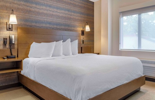Cheat Lake Hotel | The Cranberry, an Ascend Collection Hotel