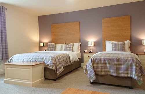 Kelbrook Hotel | The Craven Heifer Inn