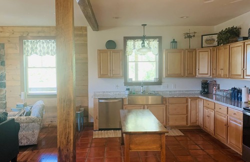 Linville House | The Creekside- 10 mins from Harrisonburg