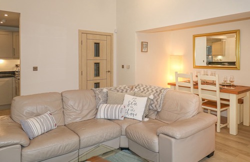West Looe Apartment | THE CREEKSIDE, family friendly, luxury holiday cottage in Looe