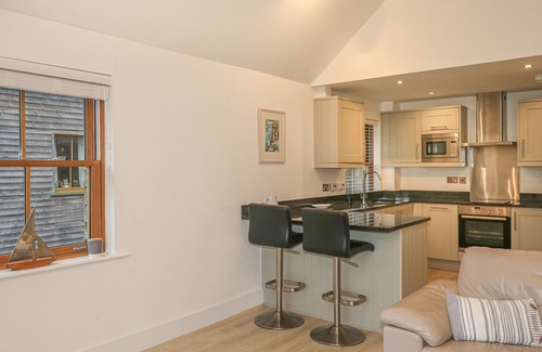 West Looe Apartment | THE CREEKSIDE, family friendly, luxury holiday cottage in Looe