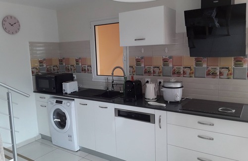 Centre Ville Apartment | the creolia rue motais in narbonne le tampon