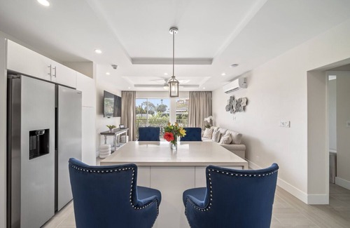 Little Battaleys Condo | The Crescent at Coral Beach 101 - New condo across from beach