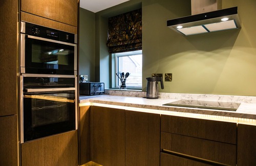 Buxton Apartment | The Crescent Suite by Muse Escapes