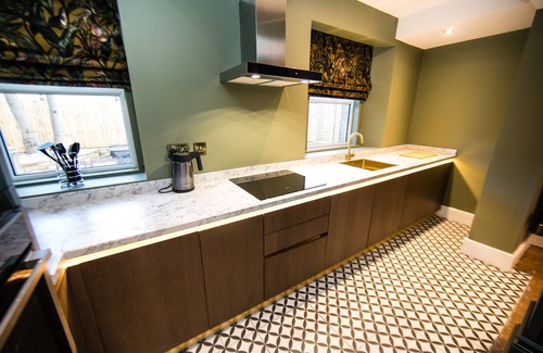 Buxton Apartment | The Crescent Suite by Muse Escapes