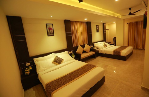 Kalamassery Hotel | The Crescent Suites