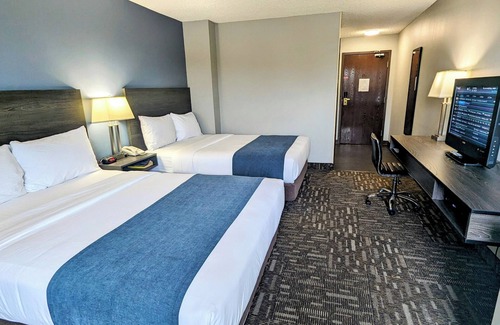 Hinton Hotel | The Crestwood Hotel
