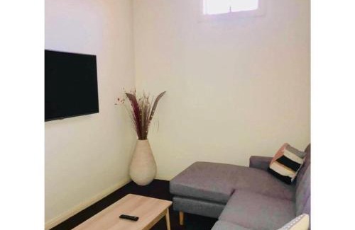 Grenfell Apartment | The Cri on Main