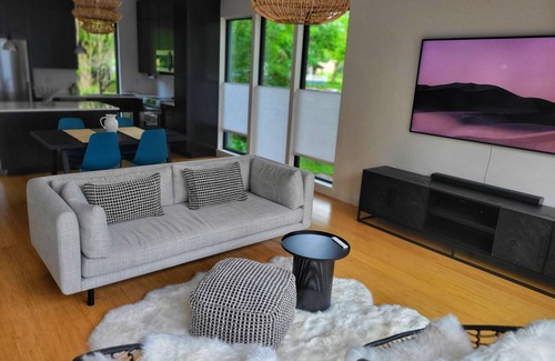 Town of White Creek Cottage | The Crik House: Modern digs, American farm country