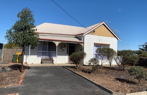 Murtoa Cottage | The Crooked cottage