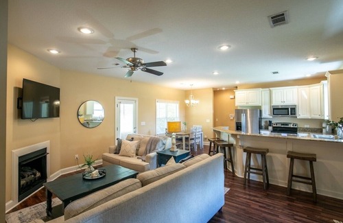 Oxford House | The Cross Creek, Disc rate for S. Carolina game!